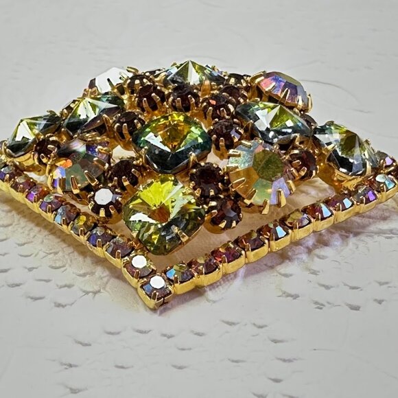 FABULOUS Vintage Juliana Style Domed Brooch in Beautiful Green and Ambar with Sq - Picture 3 of 5